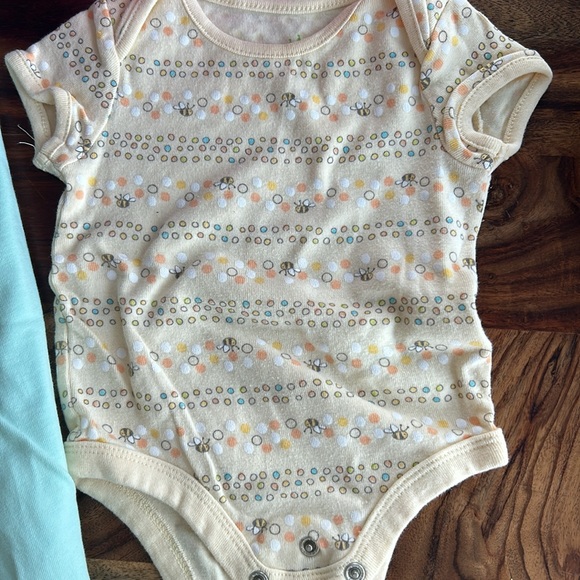 3 baby onesies - Picture 4 of 4